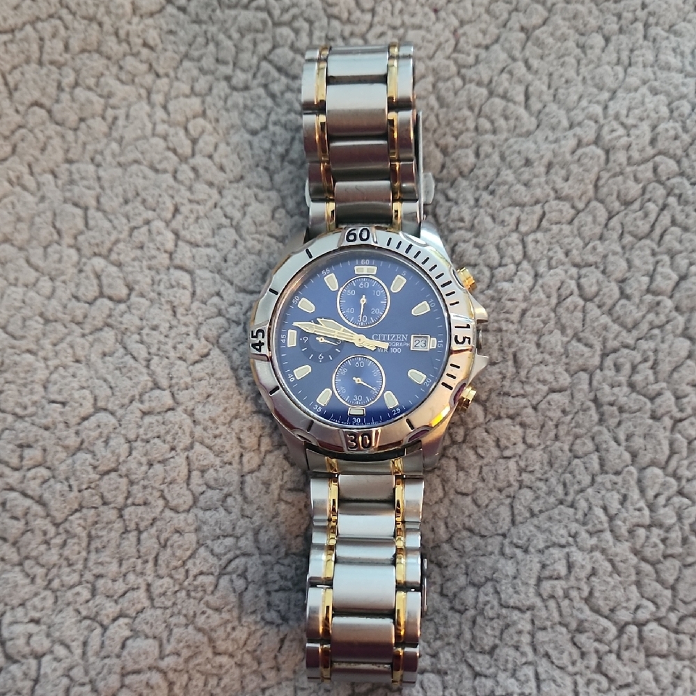 Citizens QUARTZ Mens Two Tone Stainless Steel Bracelet Watch